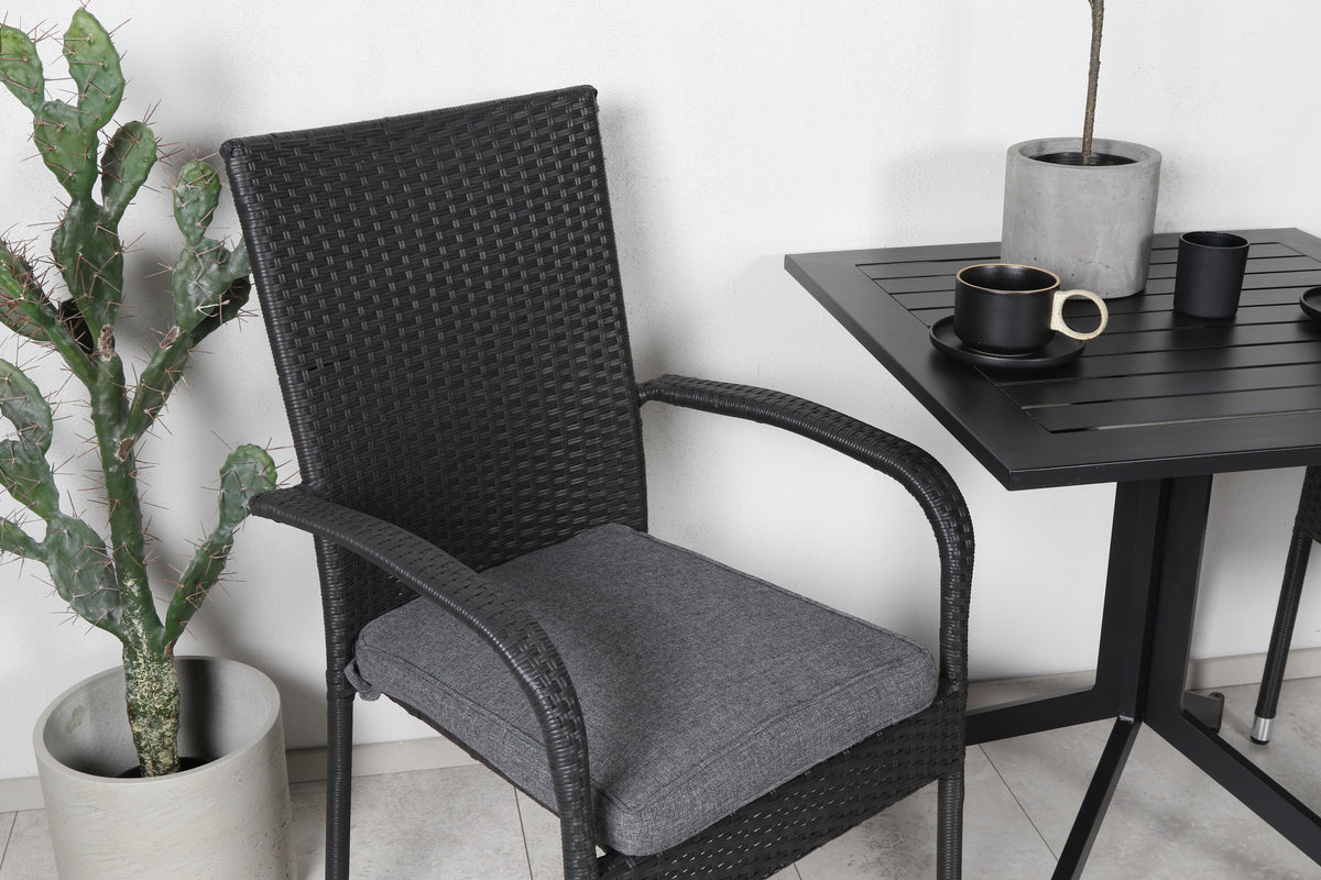 Way Rektangulär Matgrupp – Bord: 72x70x70 Stol: 64x95x55