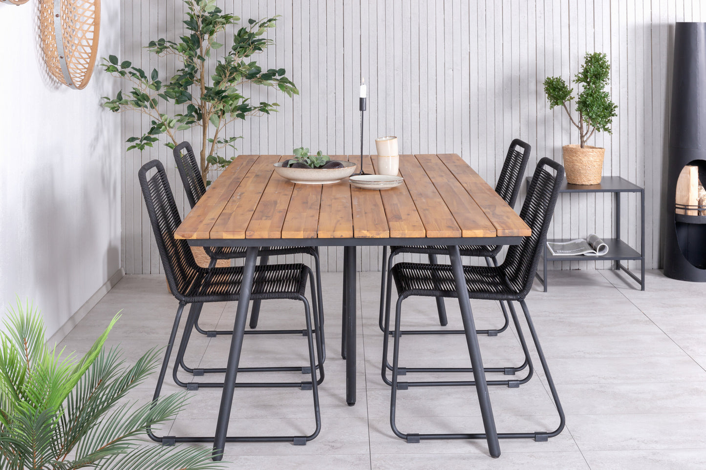 Chan Matbord med Lindos Stolarna Matgrupp