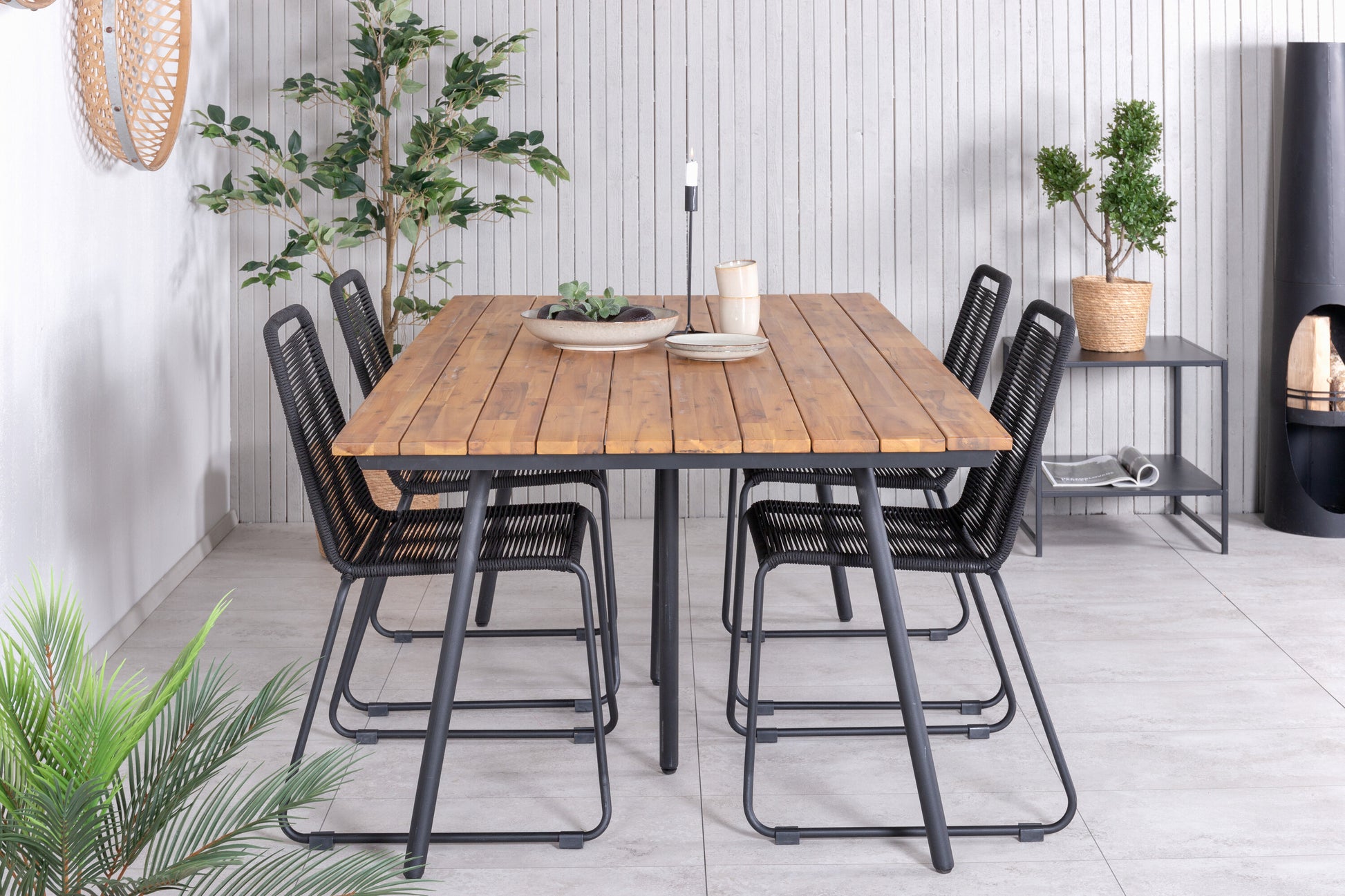Chan Matbord med Lindos Stolarna Matgrupp