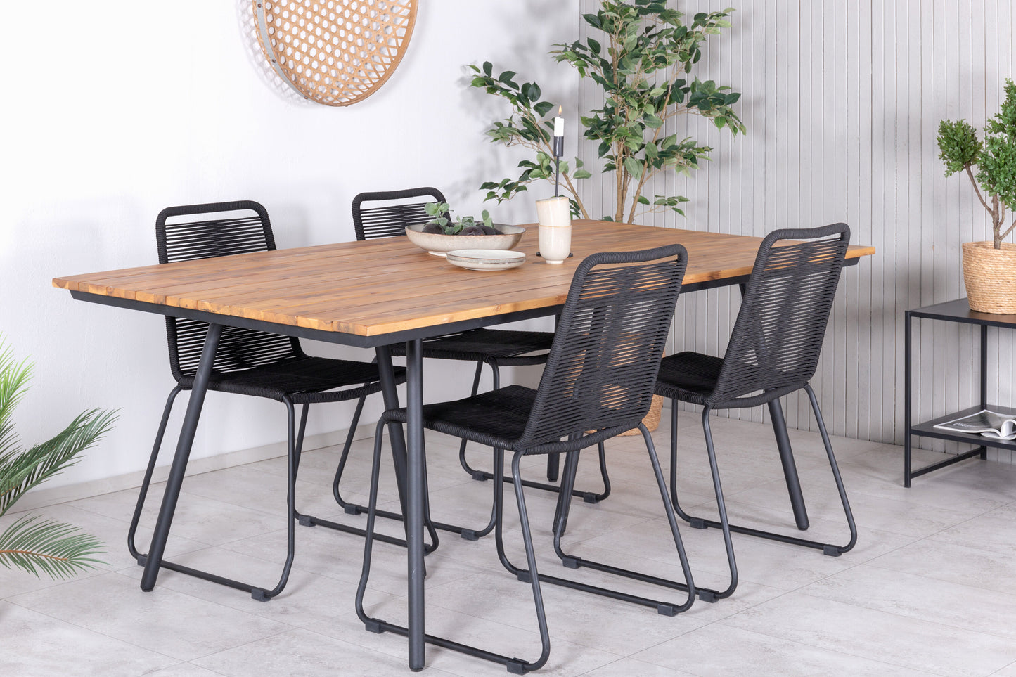 Chan Matbord med Lindos Stolarna Matgrupp