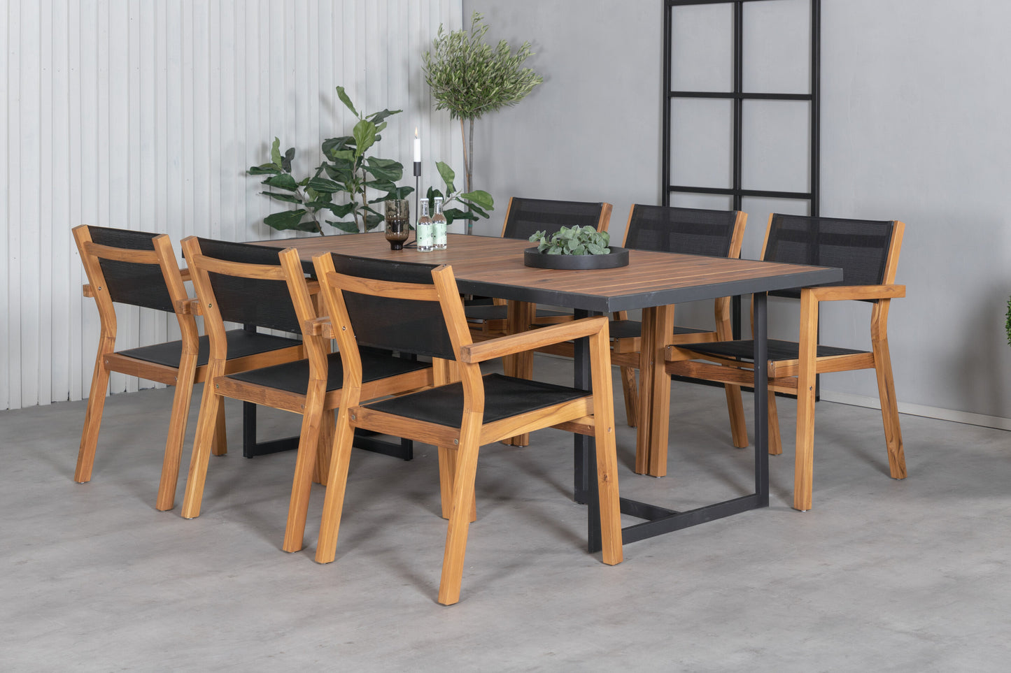 Khung Matbord med Venice Stolarna Matgrupp