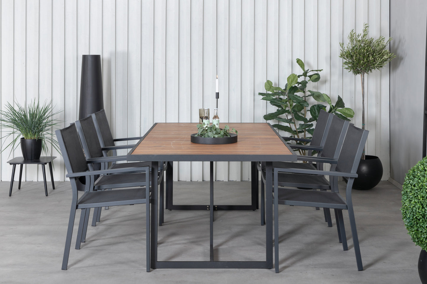 Khung Matbord med Copacabana Stolarna Matgrupp