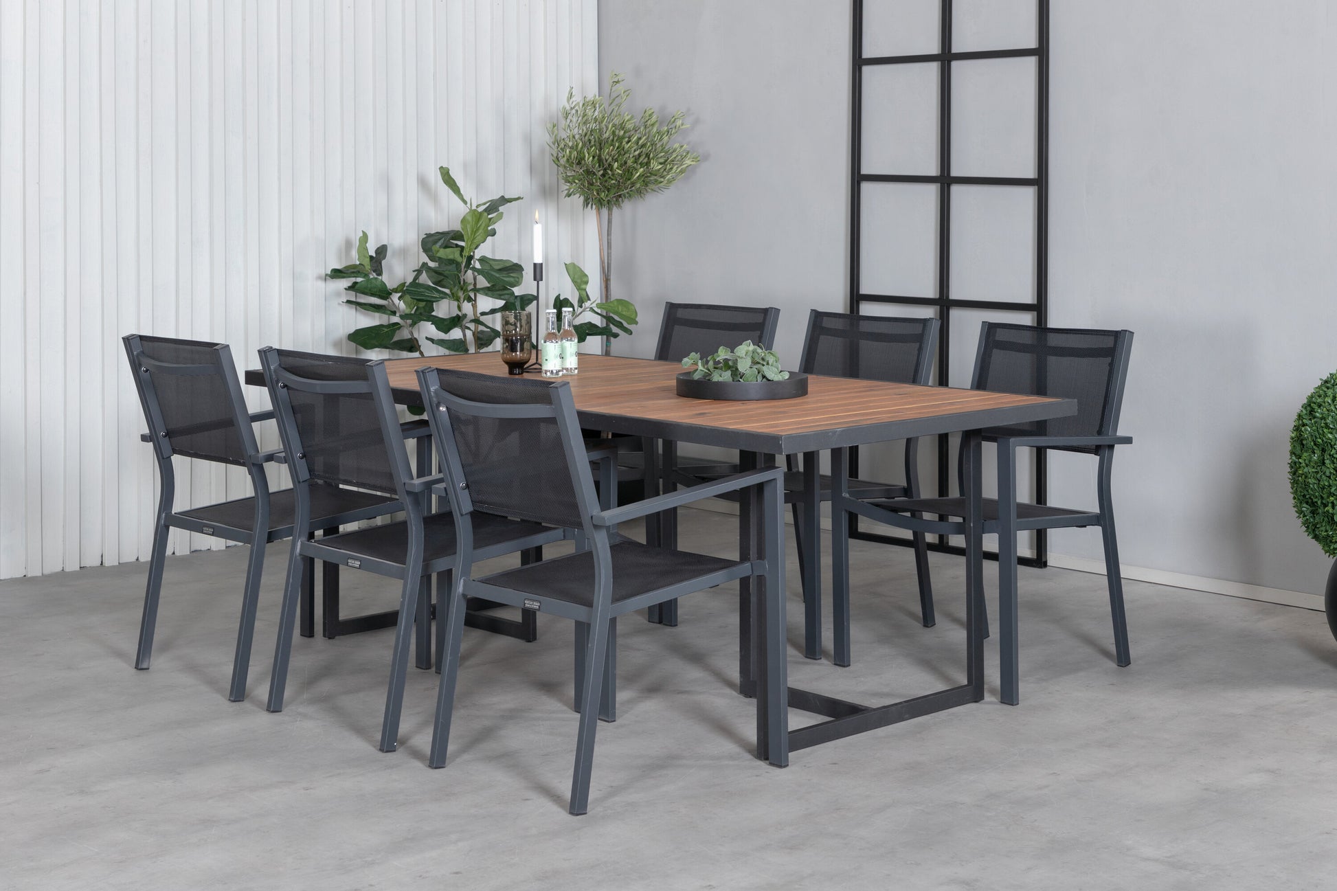 Khung Matbord med Copacabana Stolarna Matgrupp