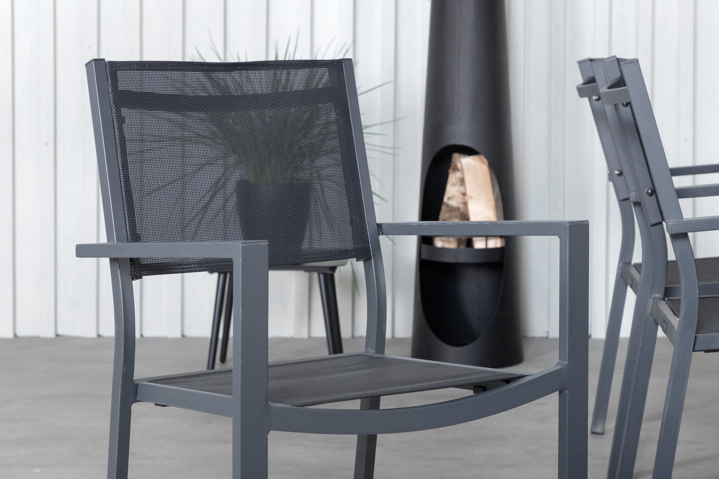 Khung Matbord med Copacabana Stolarna Matgrupp