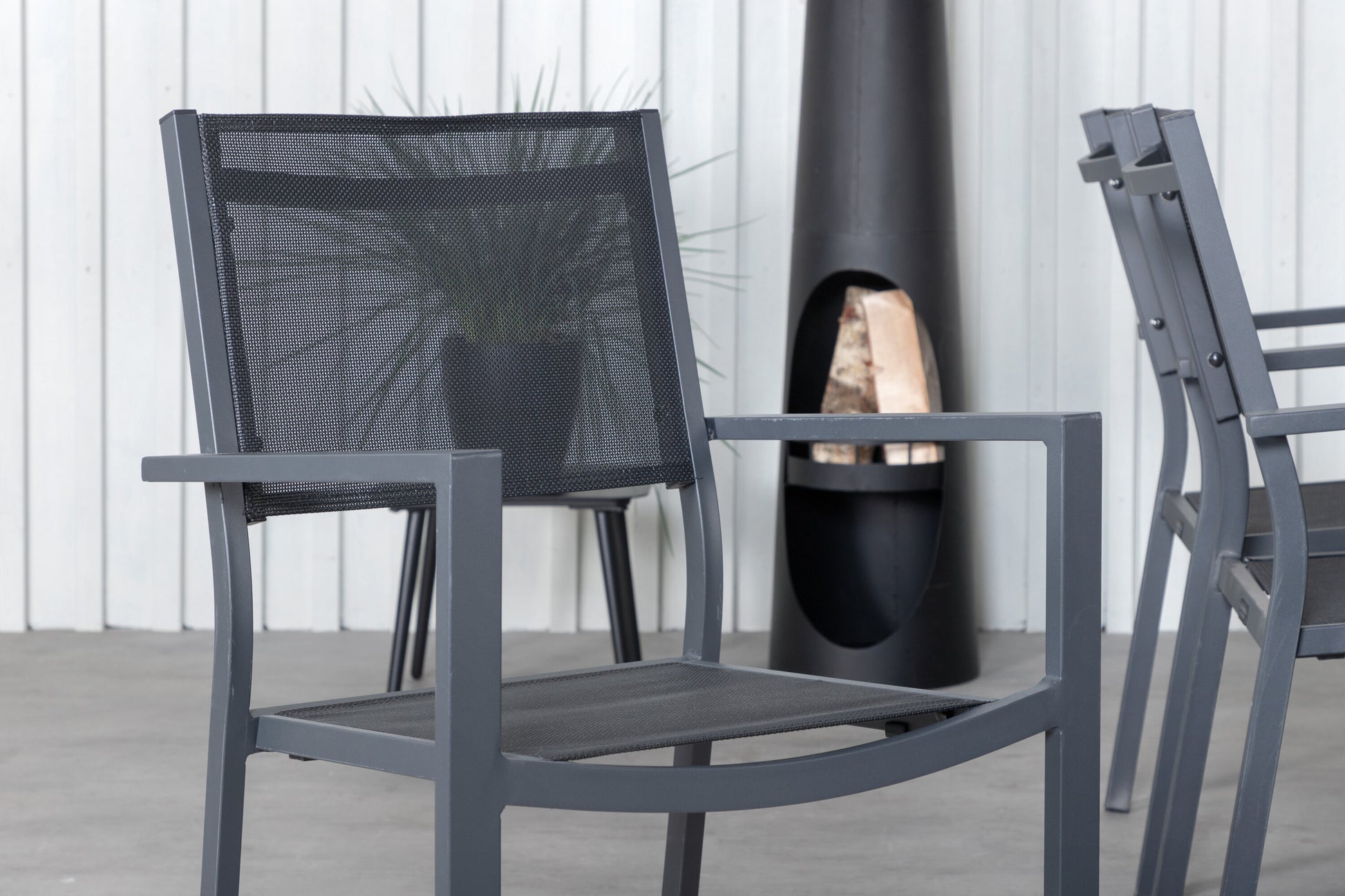 Khung Matbord med Copacabana Stolarna Matgrupp