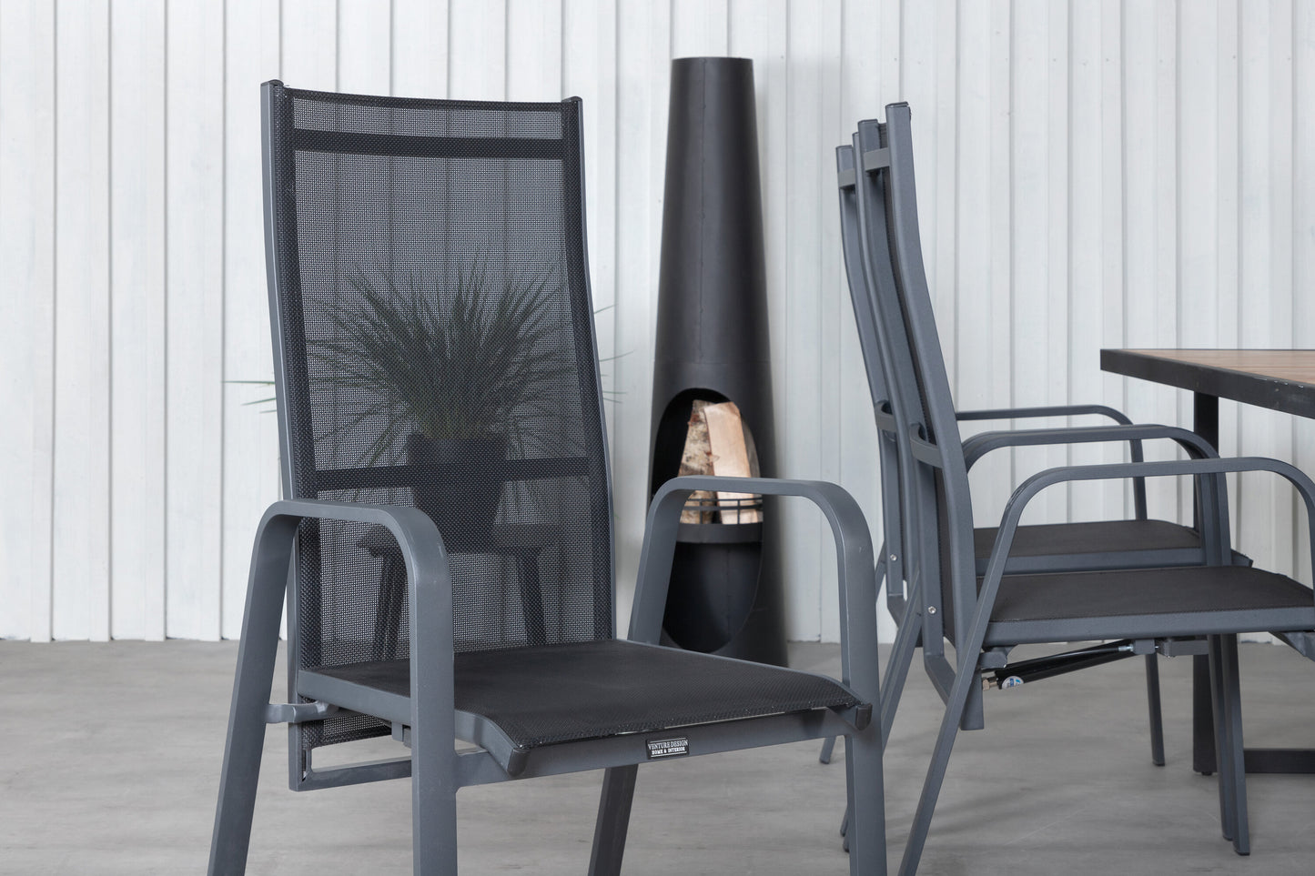 Khung Matbord med Copacabana Stolarna Matgrupp