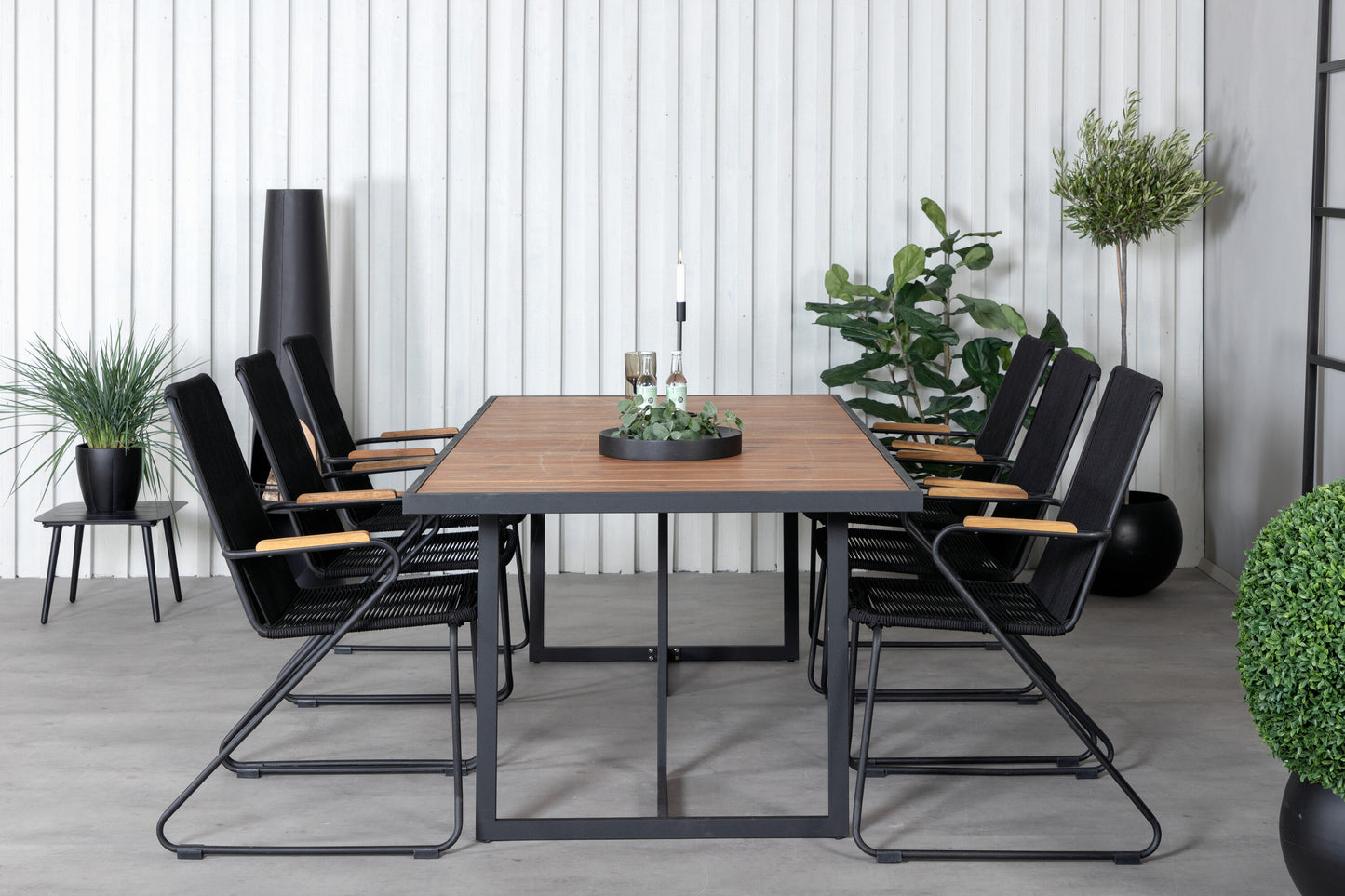 Khung Matbord med Bois Stolarna Matgrupp