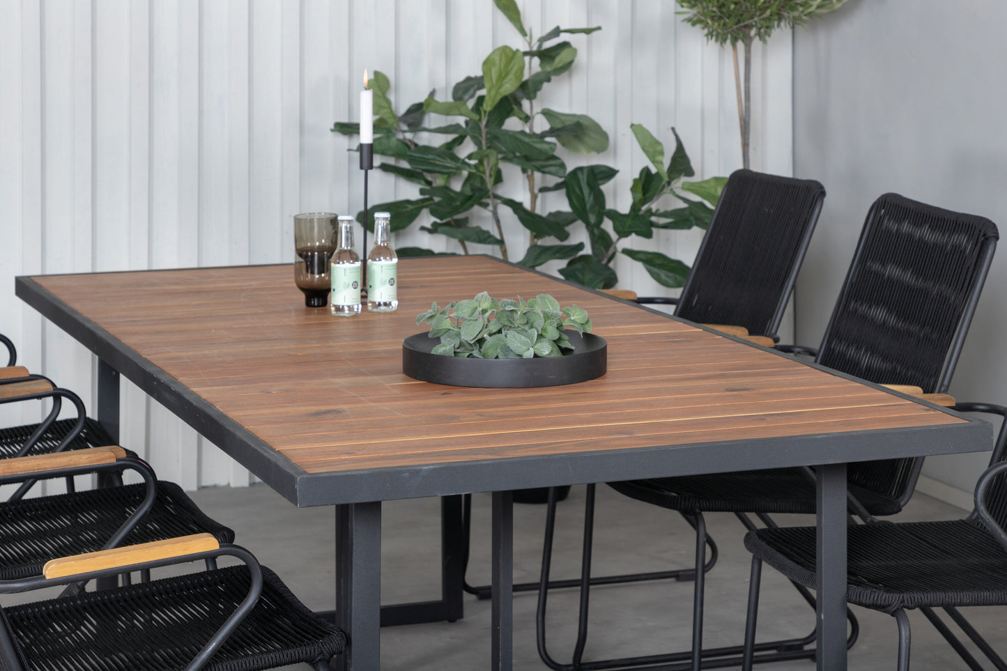 Khung Matbord med Bois Stolarna Matgrupp