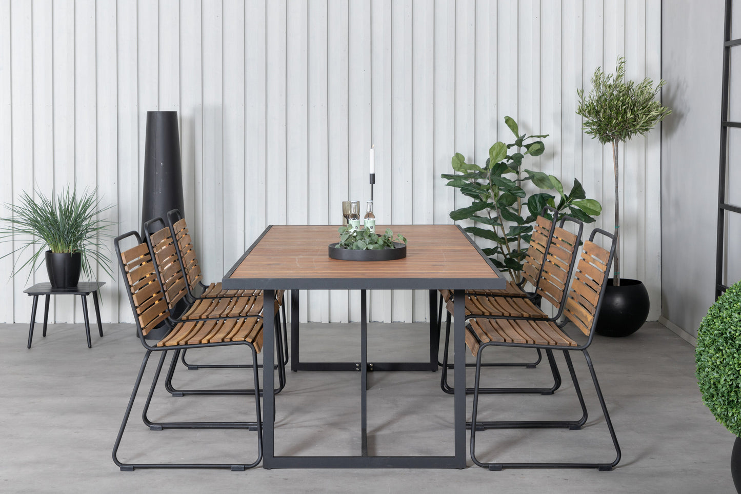 Khung Matbord med Bois Stolarna Matgrupp