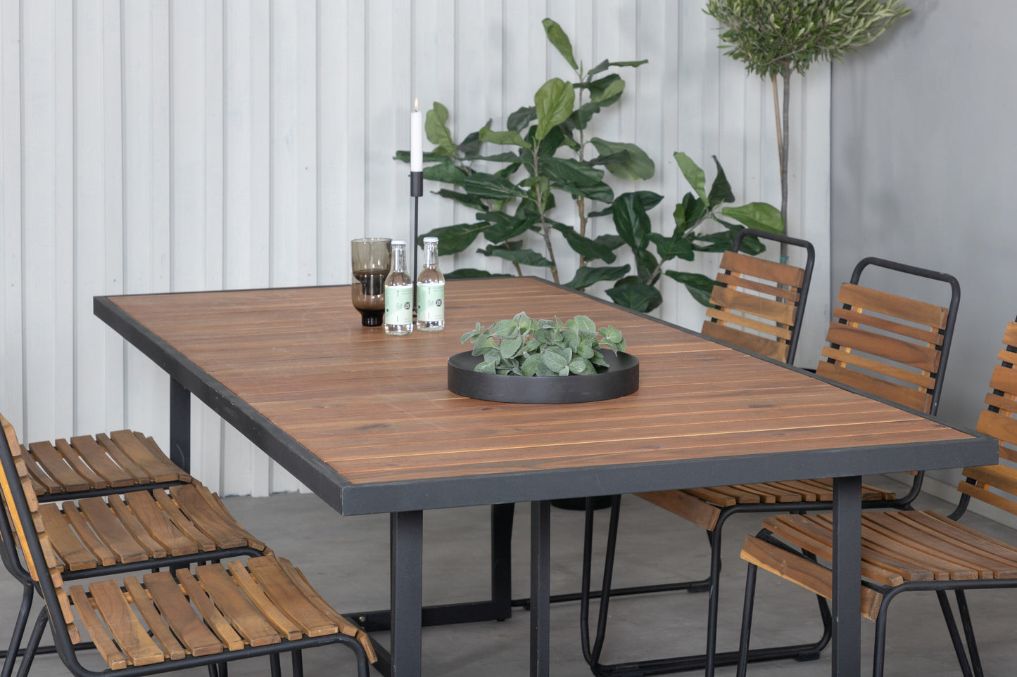 Khung Matbord med Bois Stolarna Matgrupp