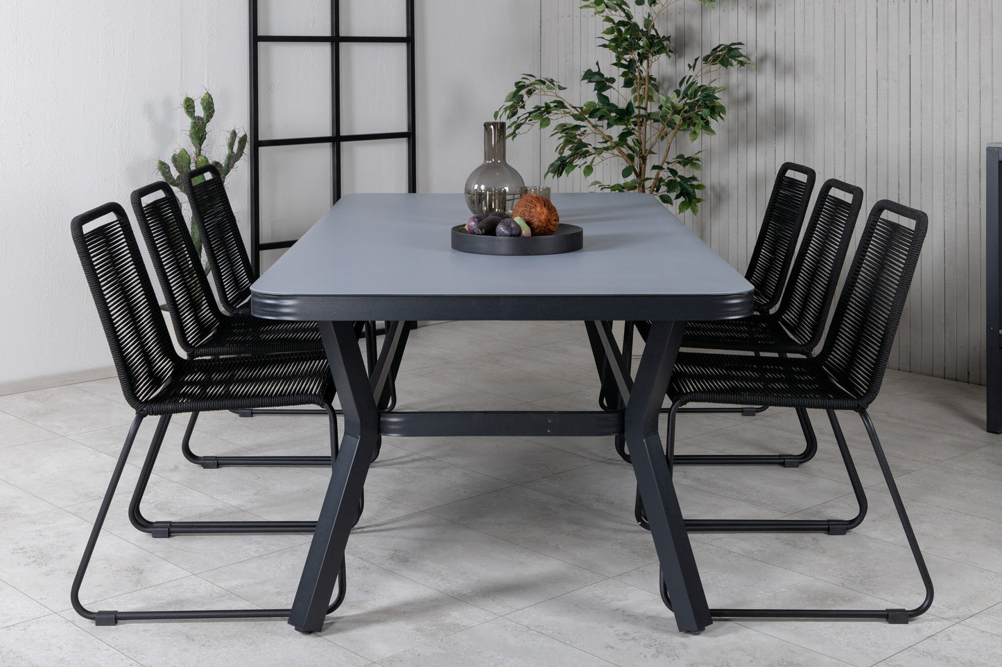 Virya Matbord med Lindos Stolarna Matgrupp
