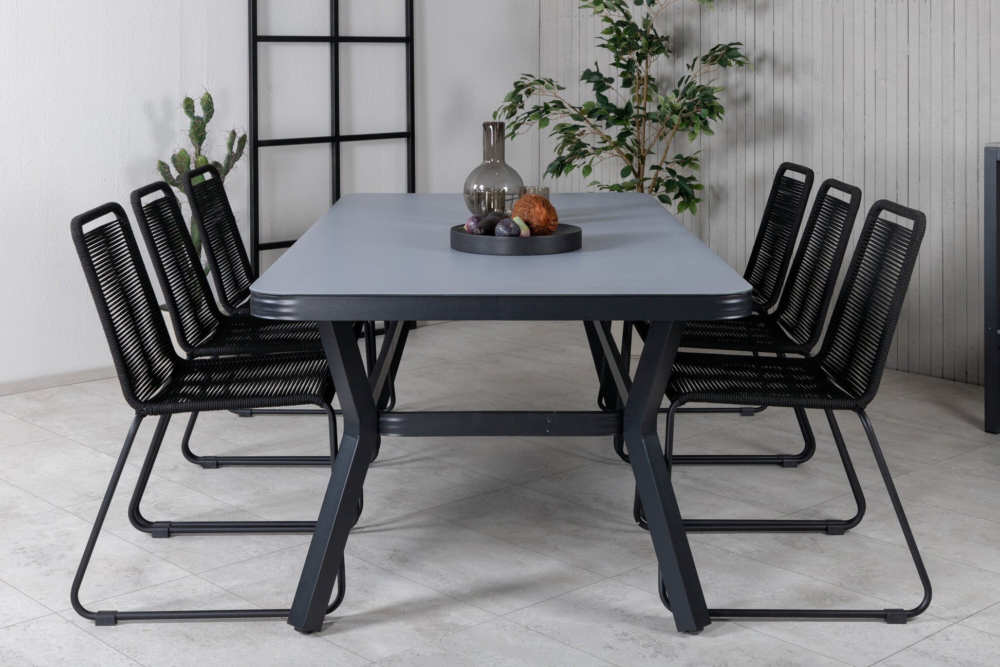 Virya Matbord med Lindos Stolarna Matgrupp