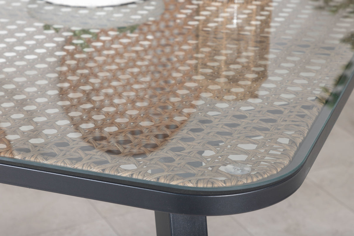 Paola Matbord med Lindos Stolarna – Bord: 74x200x100 Stol: 59x86x57
