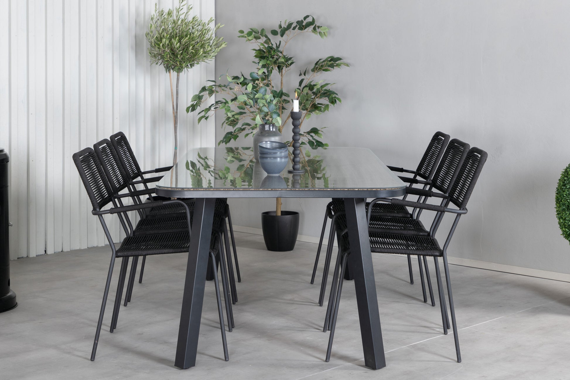 Paola Matbord med Lindos Stolarna – Bord: 74x200x100 Stol: 66x85x55
