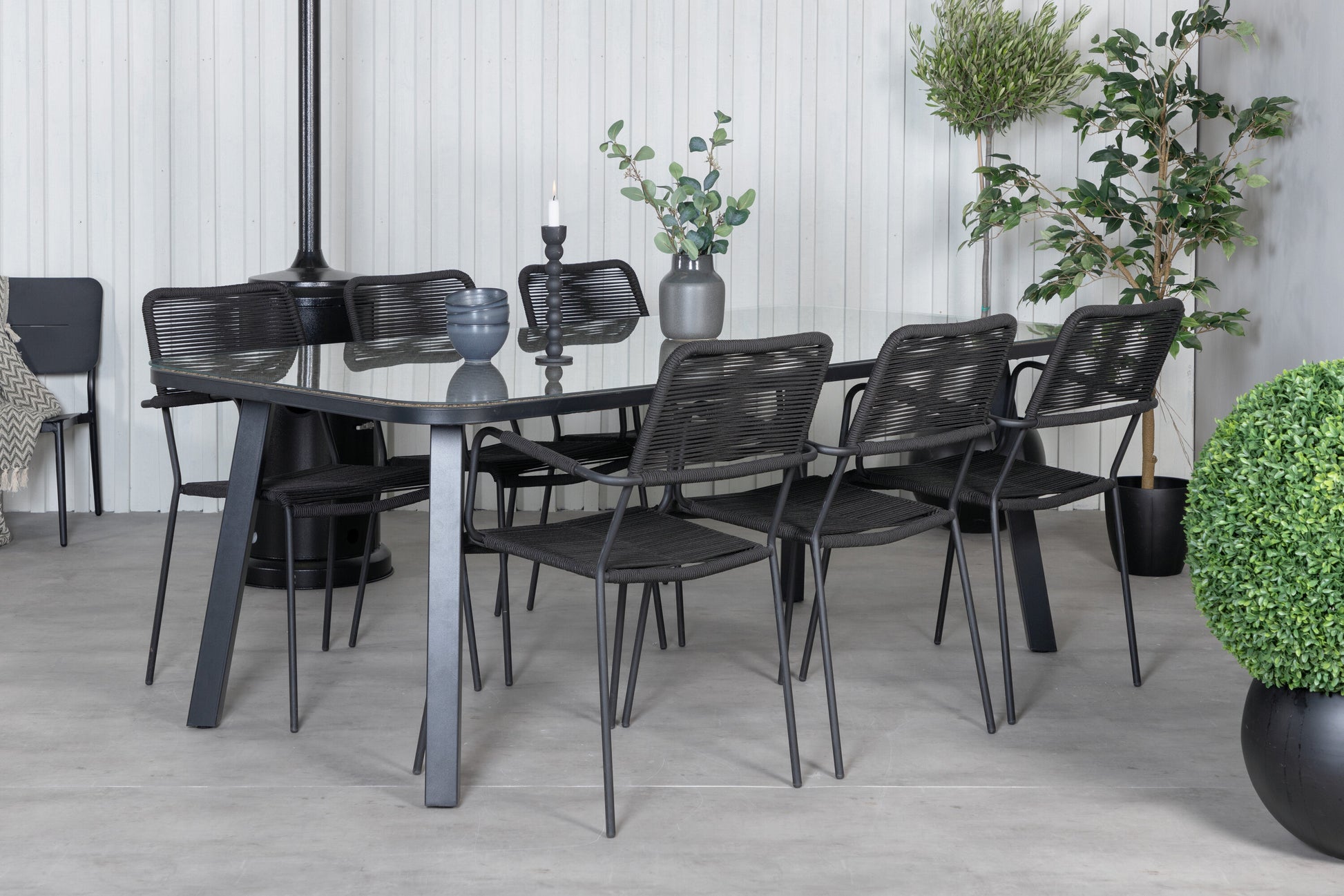 Paola Matbord med Lindos Stolarna – Bord: 74x200x100 Stol: 66x85x55