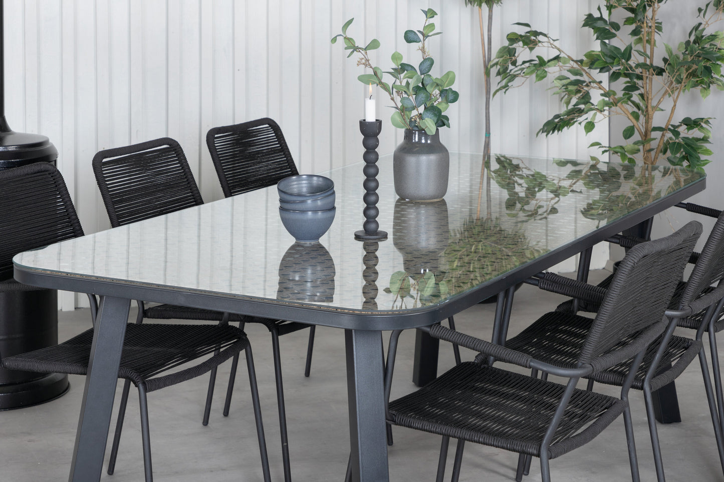 Paola Matbord med Lindos Stolarna – Bord: 74x200x100 Stol: 66x85x55