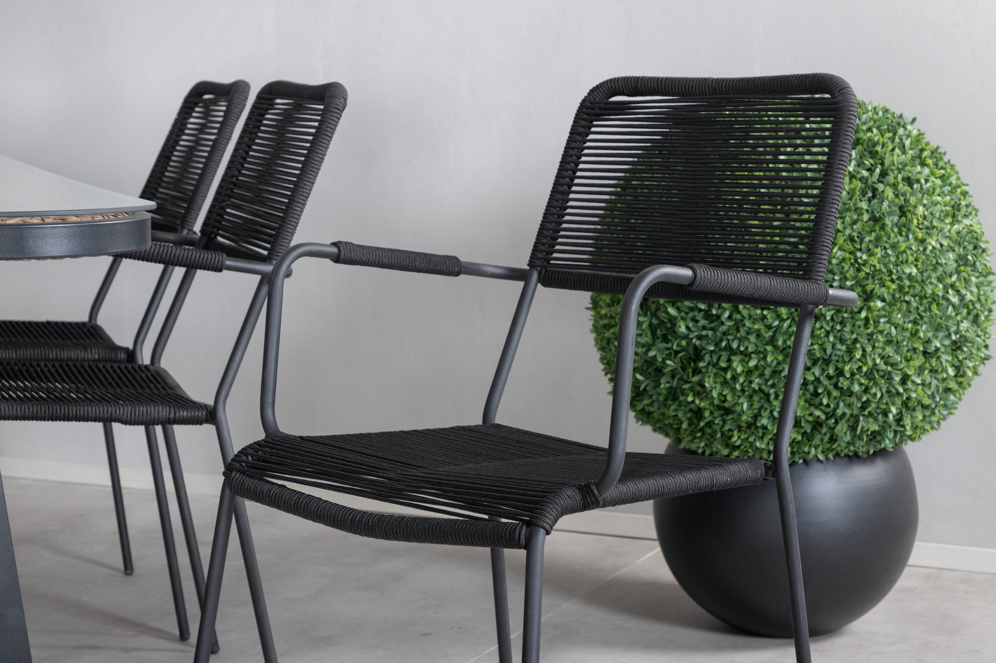 Paola Matbord med Lindos Stolarna – Bord: 74x200x100 Stol: 66x85x55