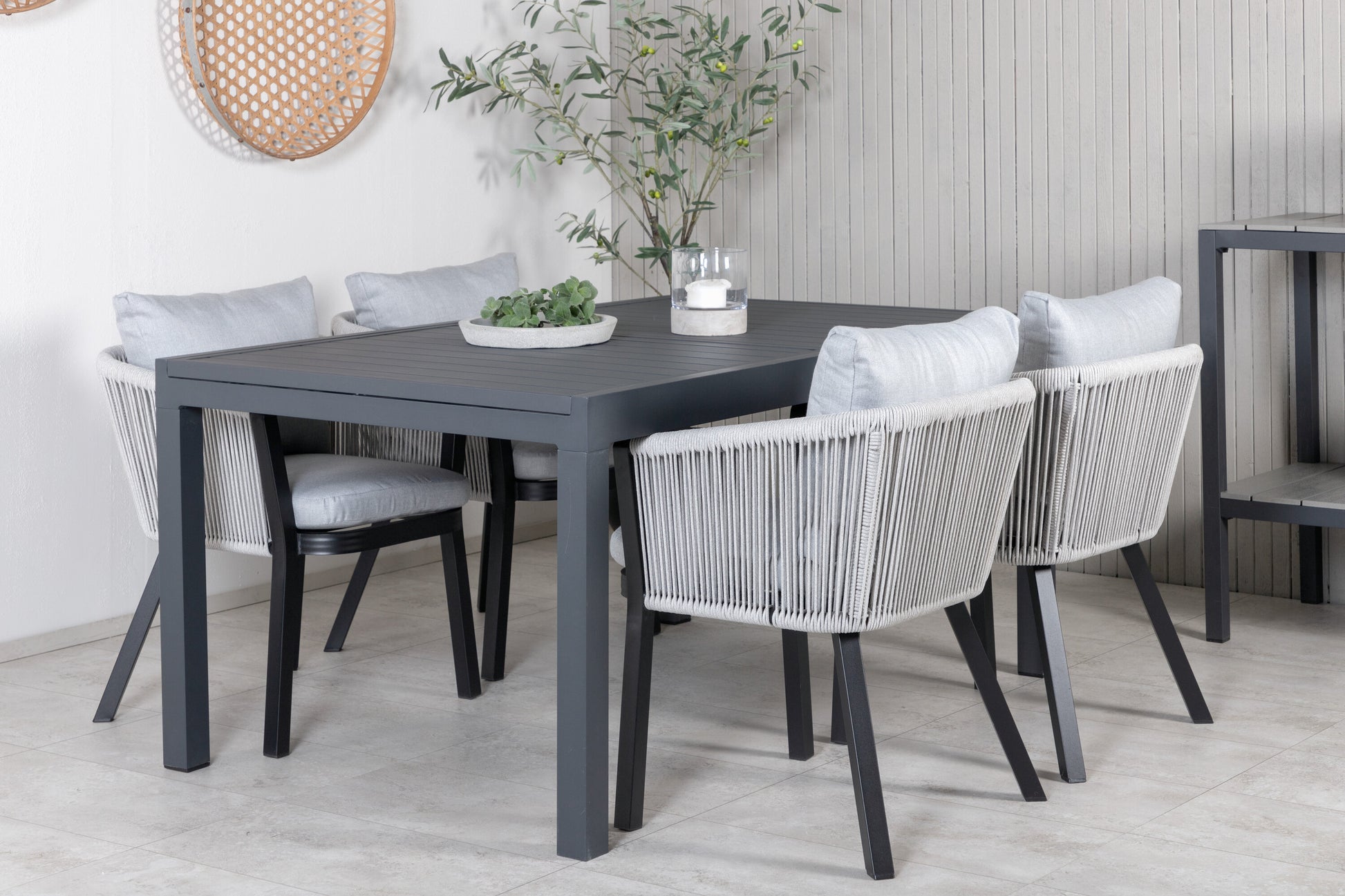 Marbella Matbord med Virya Stolarna Matgrupp