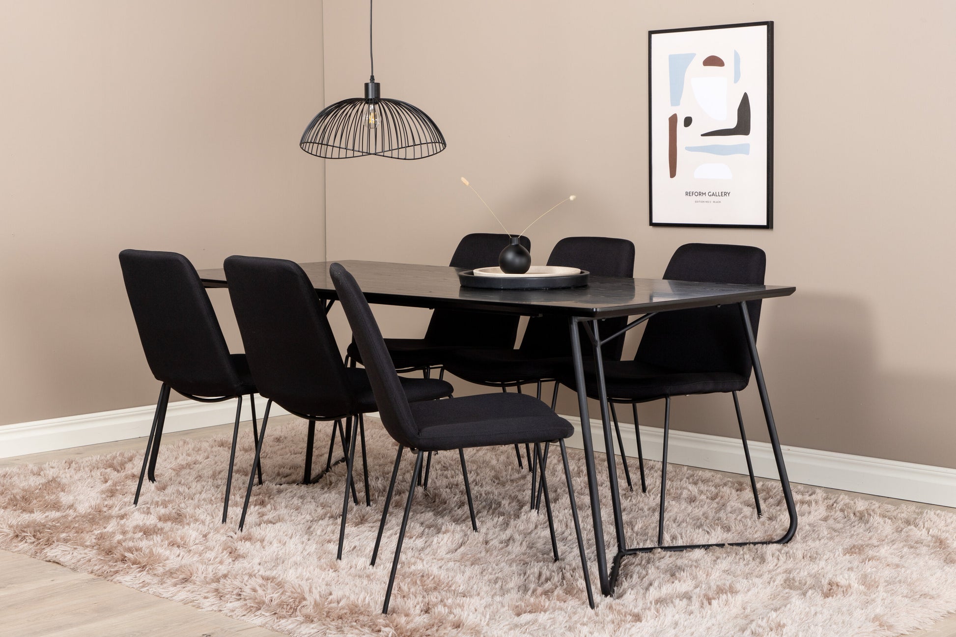 Petra Matbord med Muce Stolarna Matgrupp