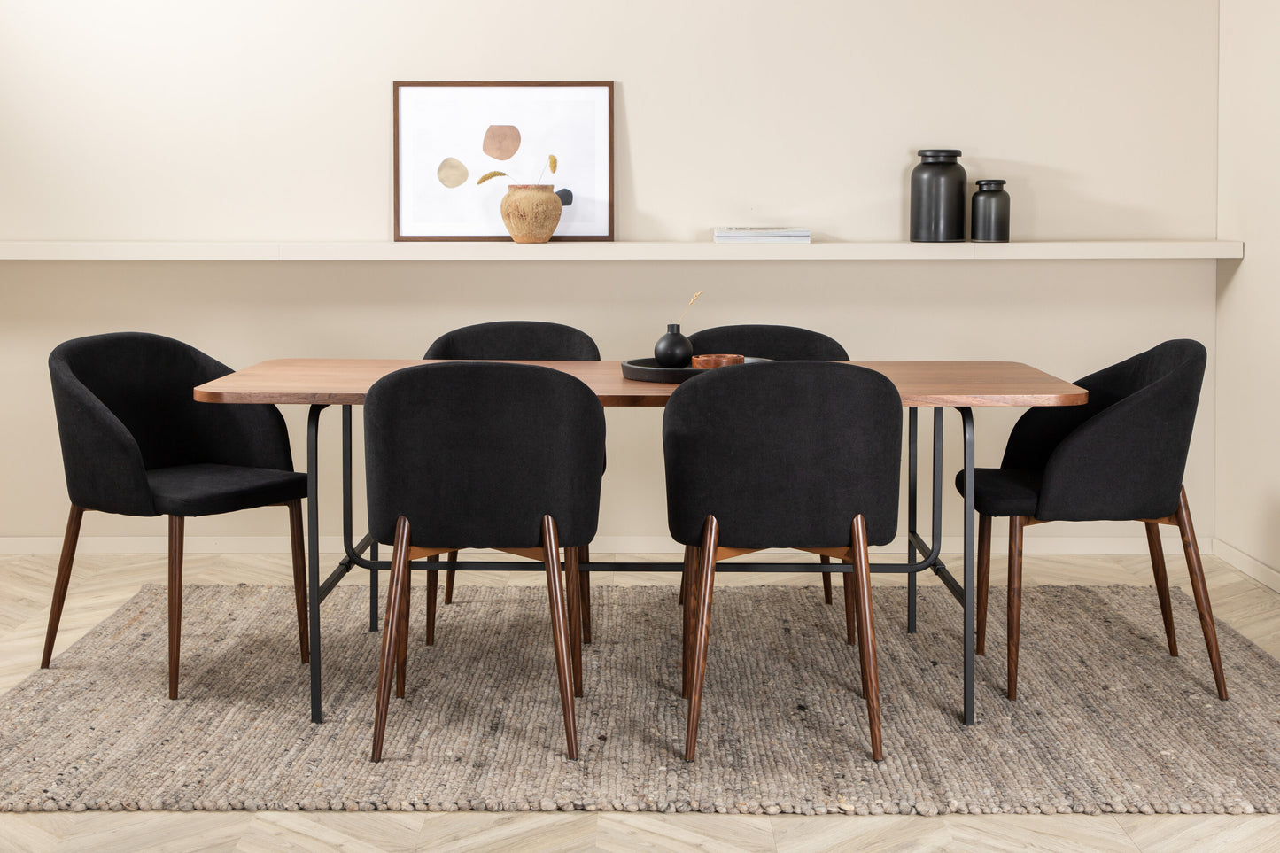 Uno Matbord med Arch Stolarna Matgrupp