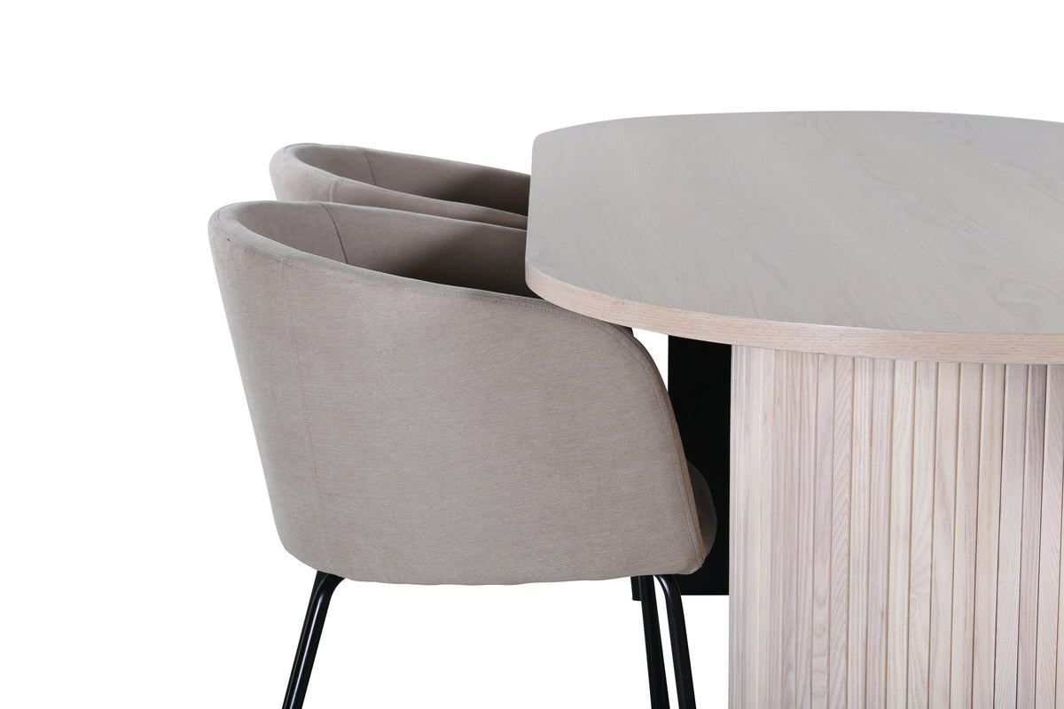 Bianca Matbord med Berit Stolarna – Bord: 75x200x90 Stol: 55x78x55