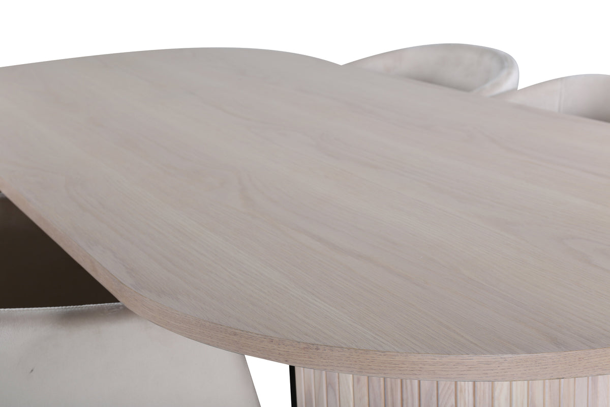 Bianca Matbord med Berit Stolarna – Bord: 75x200x90 Stol: 55x78x55