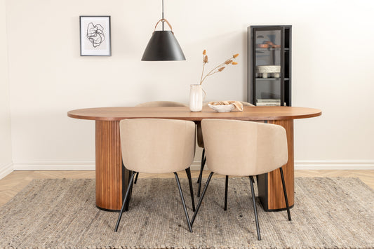 Bianca Matbord med Berit Stolarna – Bord: 67x200x90 Stol: 55x78x55