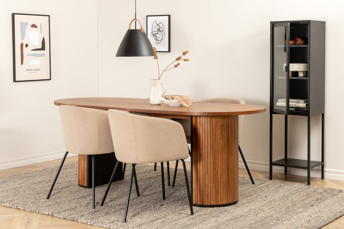 Bianca Matbord med Berit Stolarna – Bord: 67x200x90 Stol: 55x78x55