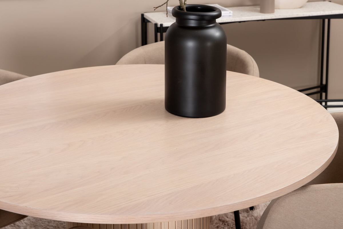 Bianca Matbord med Berit Stolarna – Bord: ⌀110 Stol: 55x78x55