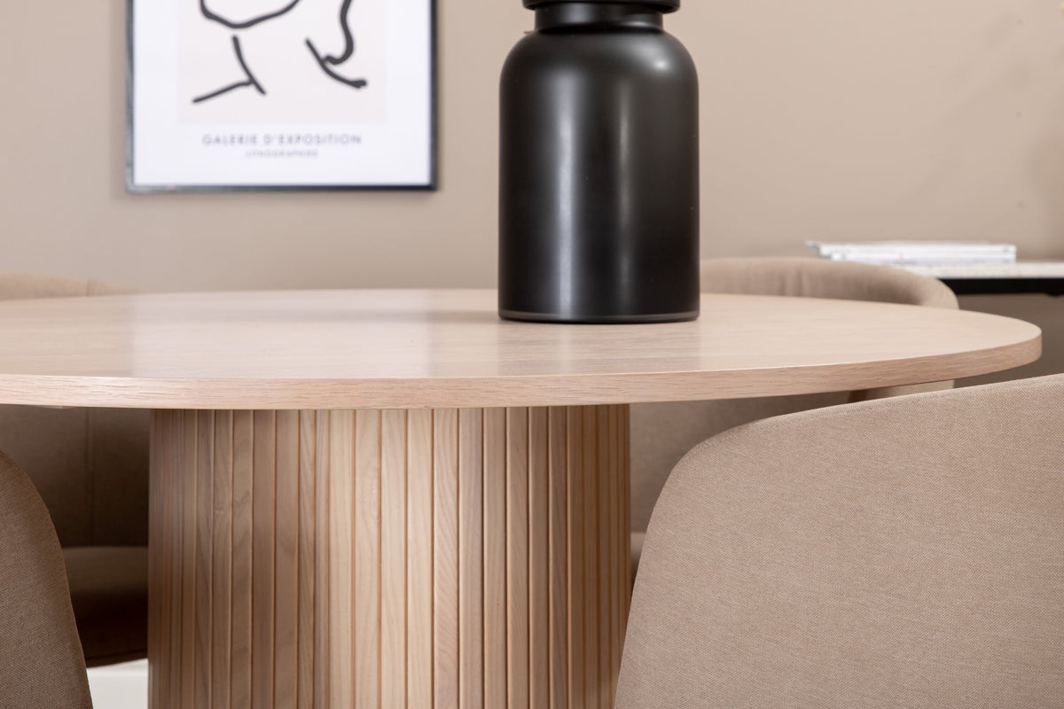 Bianca Matbord med Berit Stolarna – Bord: ⌀110 Stol: 55x78x55