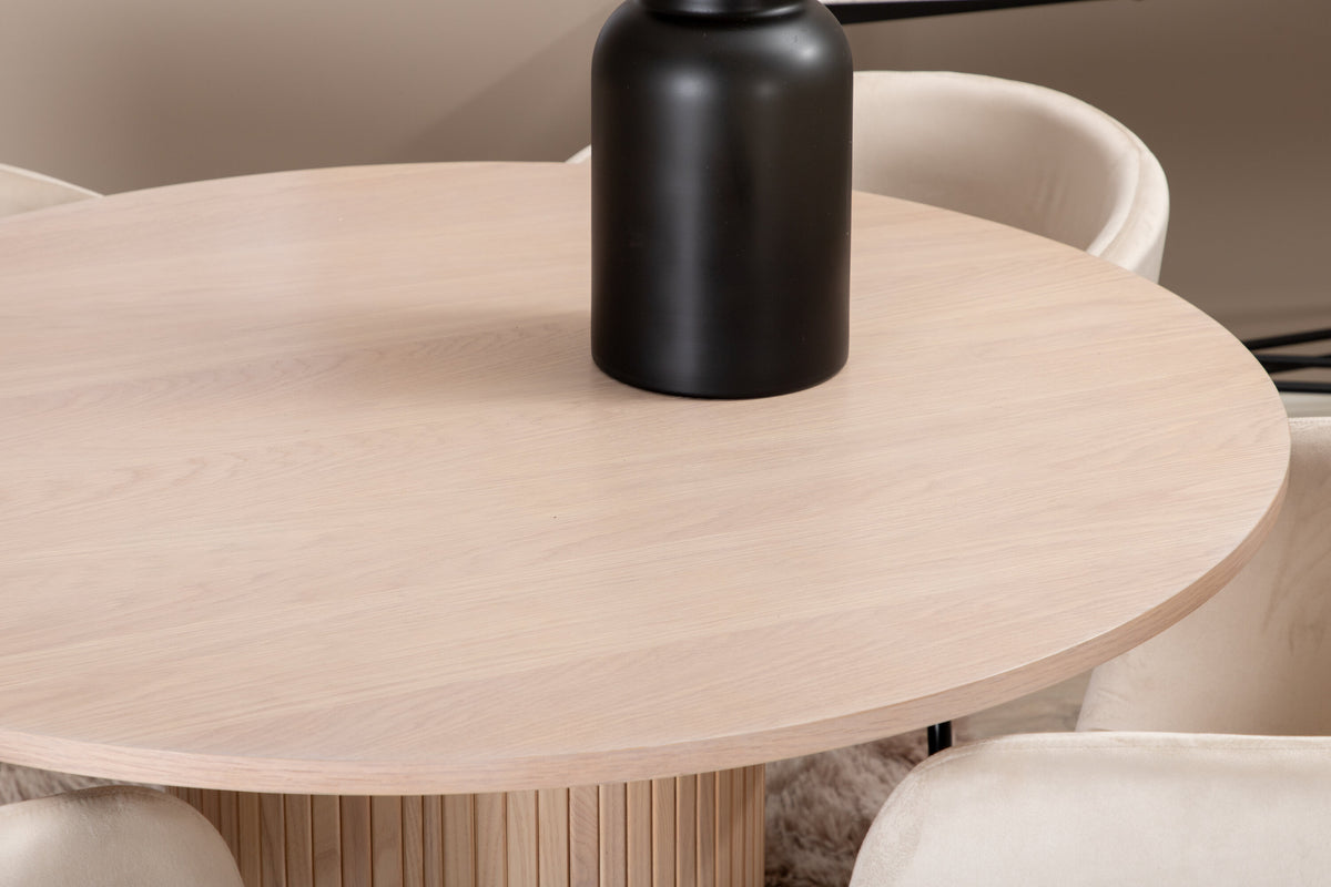 Bianca Matbord med Berit Stolarna – Bord: ⌀110 Stol: 55x78x55