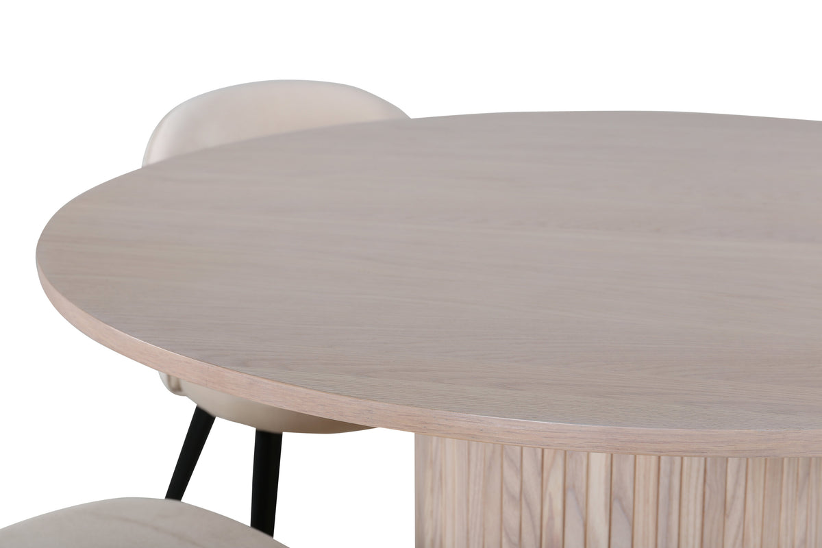 Bianca Matbord med Velvet Stolarna – Bord: ⌀110 Stol: 57x76,5x50