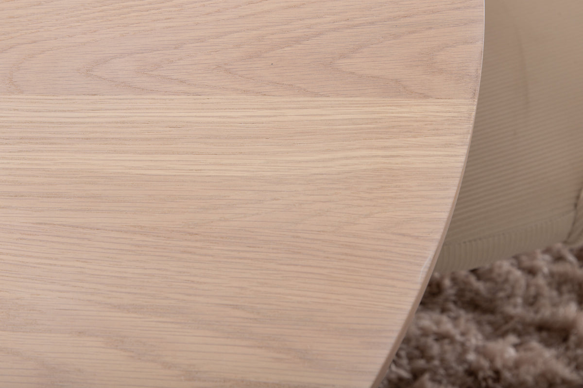 Bianca Matbord med Velvet Stolarna – Bord: ⌀110 Stol: 57x76,5x50