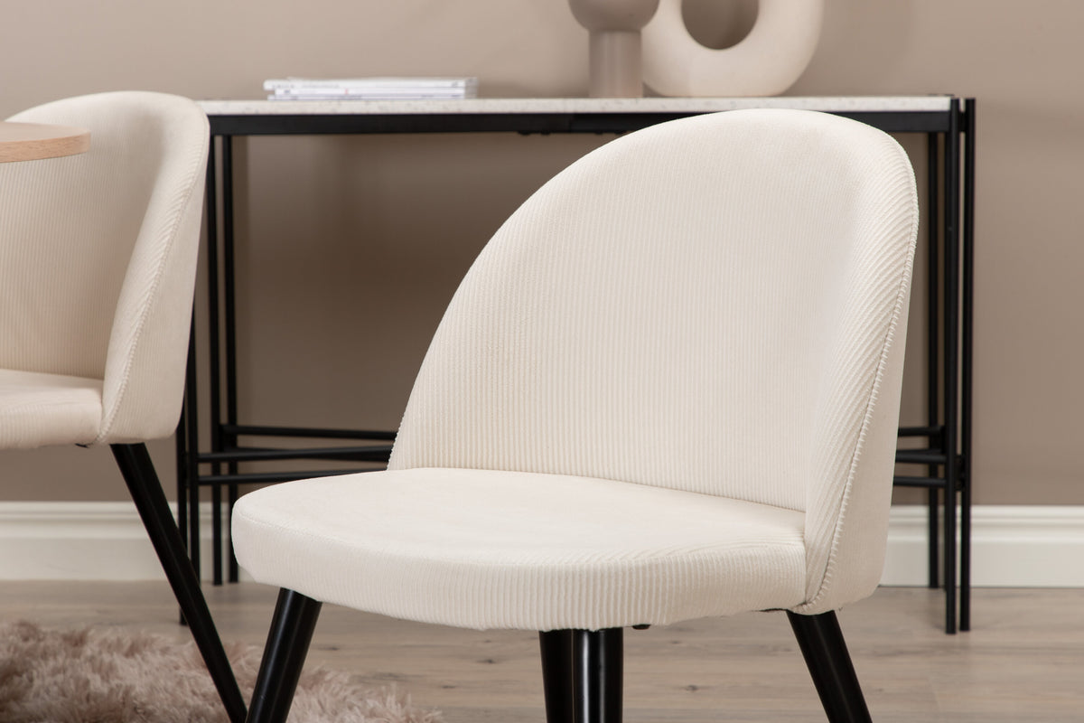 Bianca Matbord med Velvet Stolarna – Bord: ⌀110 Stol: 57x76,5x50