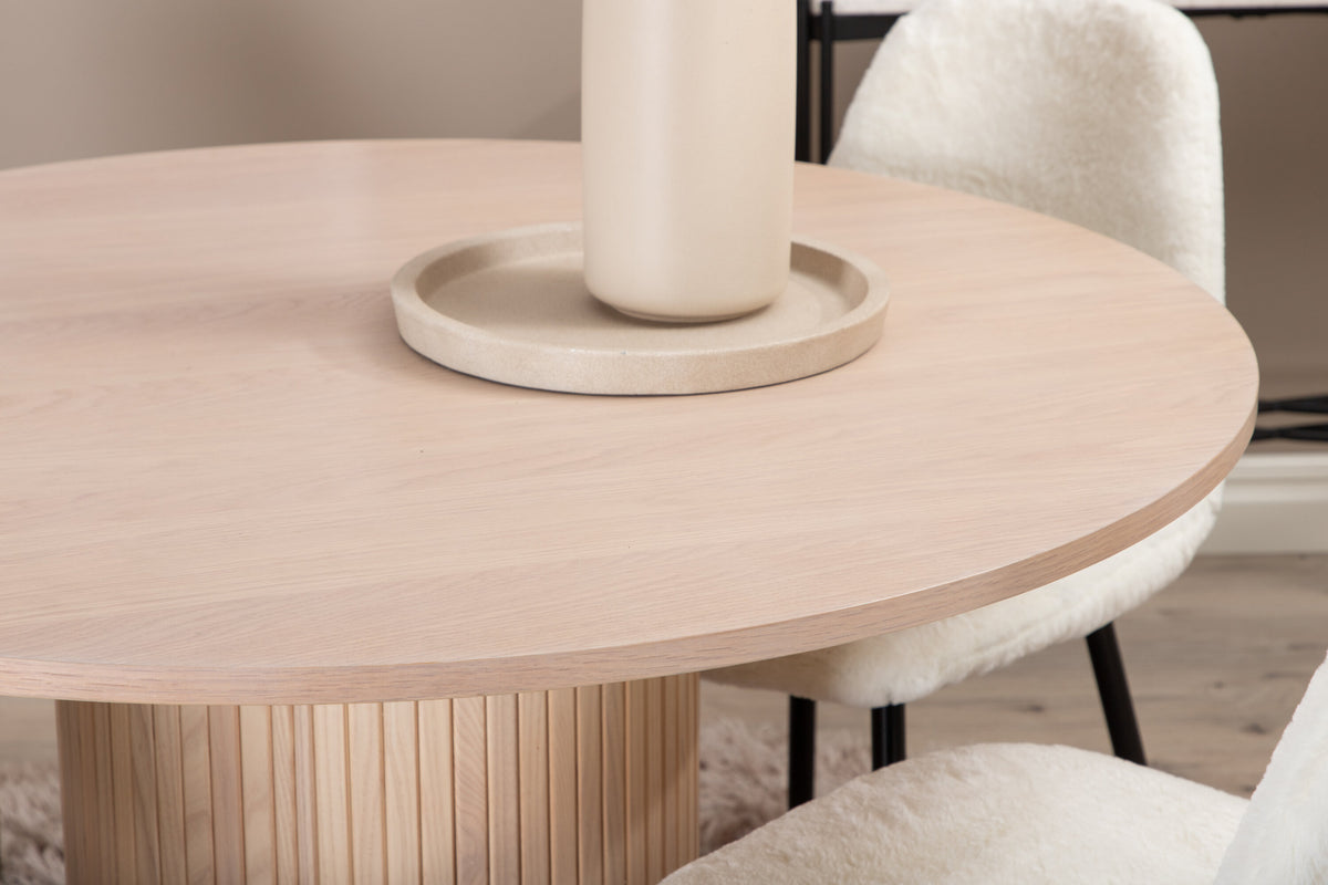 Bianca Matbord med Polar Stolarna – Bord: ⌀110 Stol: 53x87x44