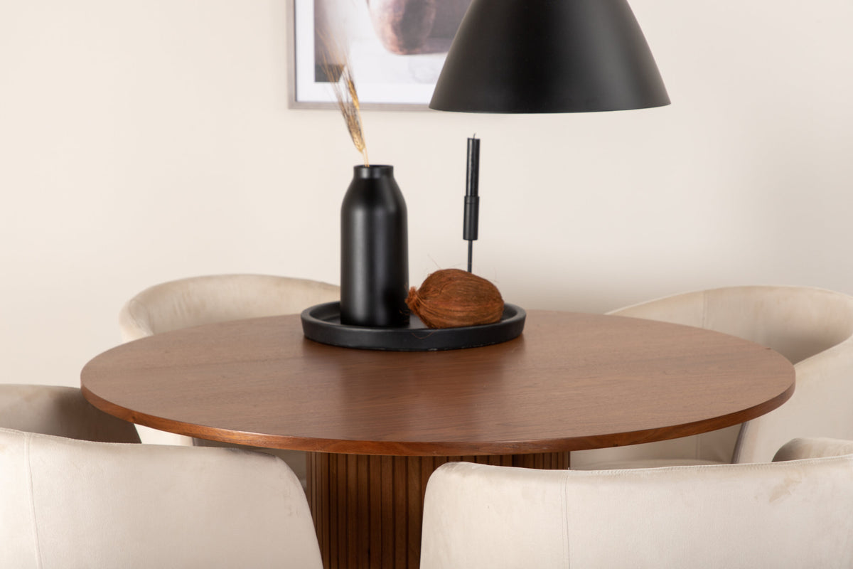 Bianca Matbord med Berit Stolarna – Bord: ⌀110 Stol: 55x78x55