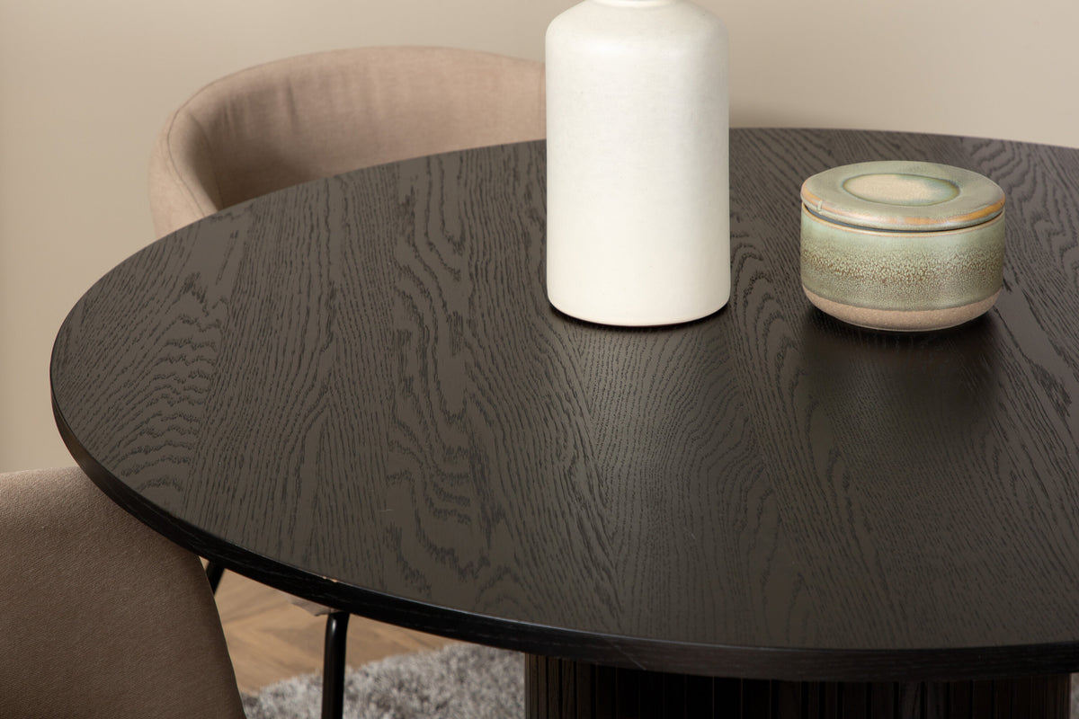 Bianca Matbord med Berit Stolarna – Bord: ⌀110 Stol: 55x78x55