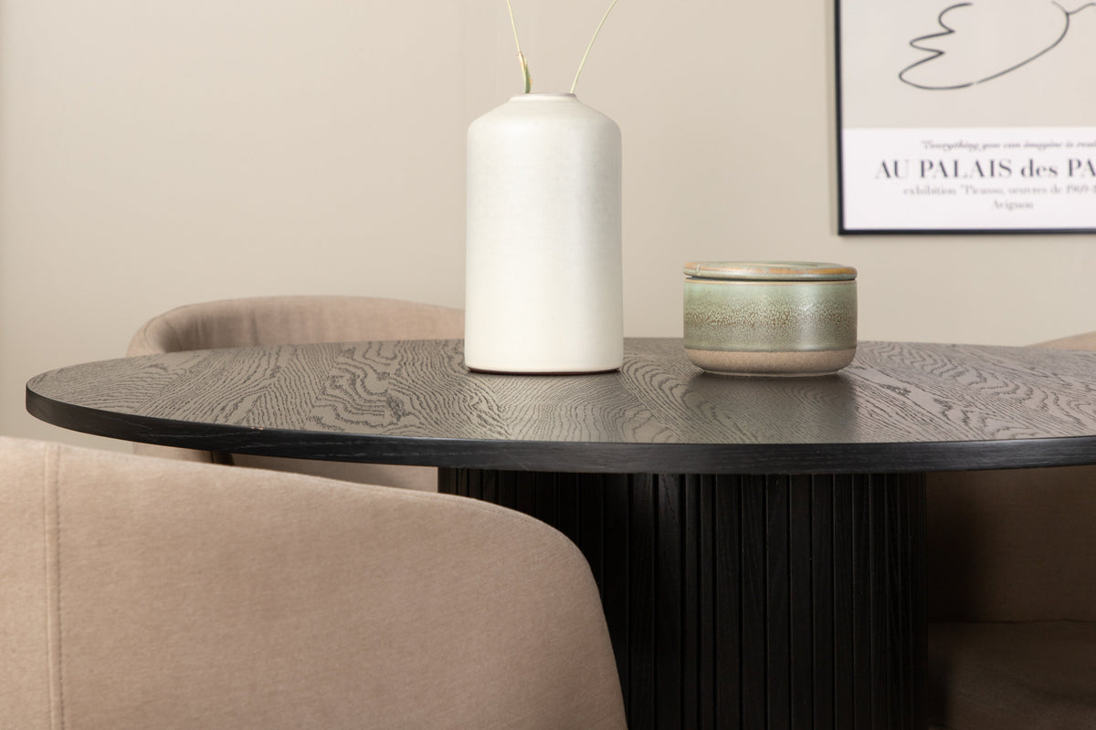 Bianca Matbord med Berit Stolarna – Bord: ⌀110 Stol: 55x78x55