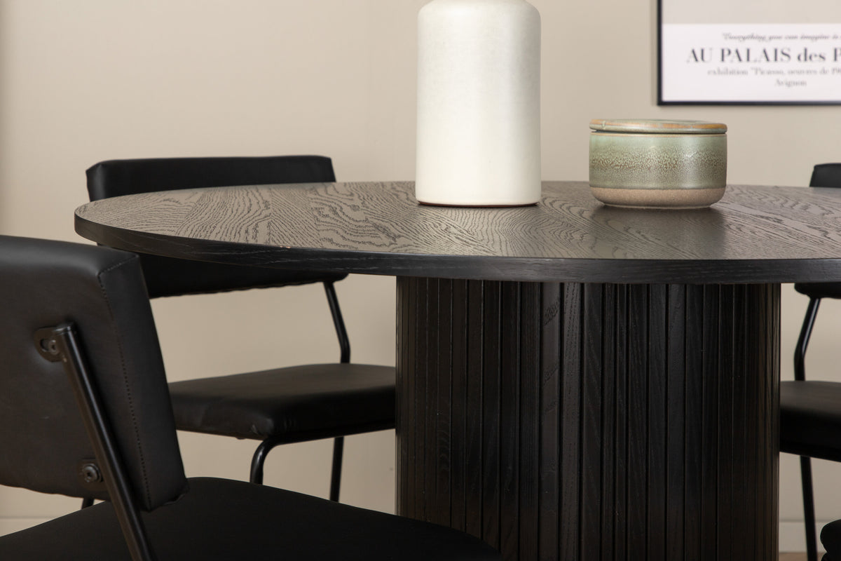 Bianca Matbord med Kenth Stolarna – Bord: ⌀110 Stol: 52x76x40
