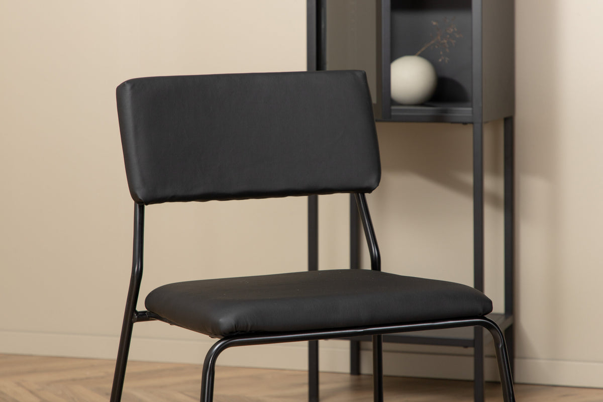 Bianca Matbord med Kenth Stolarna – Bord: ⌀110 Stol: 52x76x40