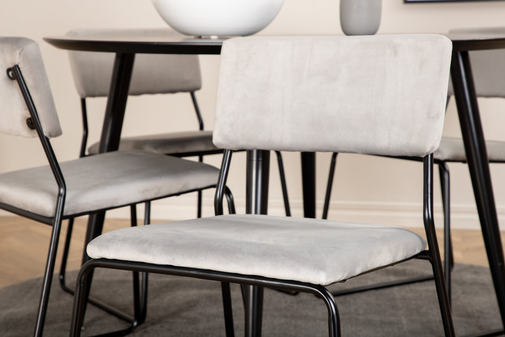 Dipp Matbord med Kenth Stolarna Matgrupp
