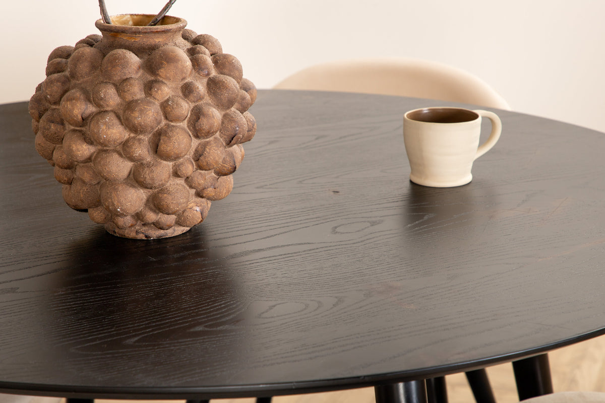Dipp Matbord med Velvet Stolarna – Bord: ⌀115 Stol: 57x76,5x50