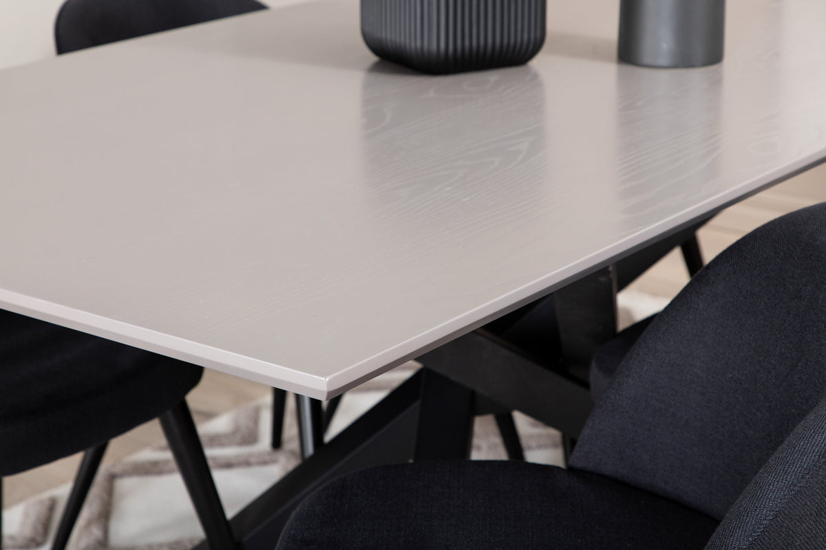 Piazza Matbord med Velvet Stolarna – Bord: 76x180x90 Stol: 57x76,5x50