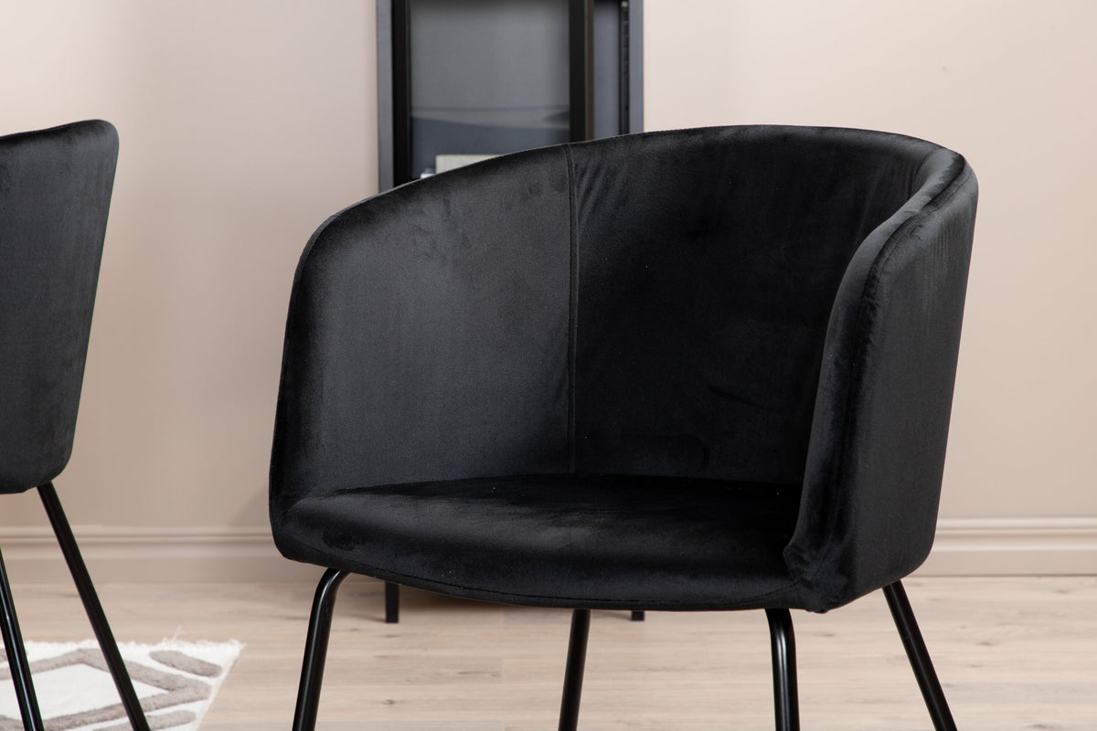 Piazza Matbord med Berit Stolarna – Bord: 76x180x90 Stol: 55x78x55