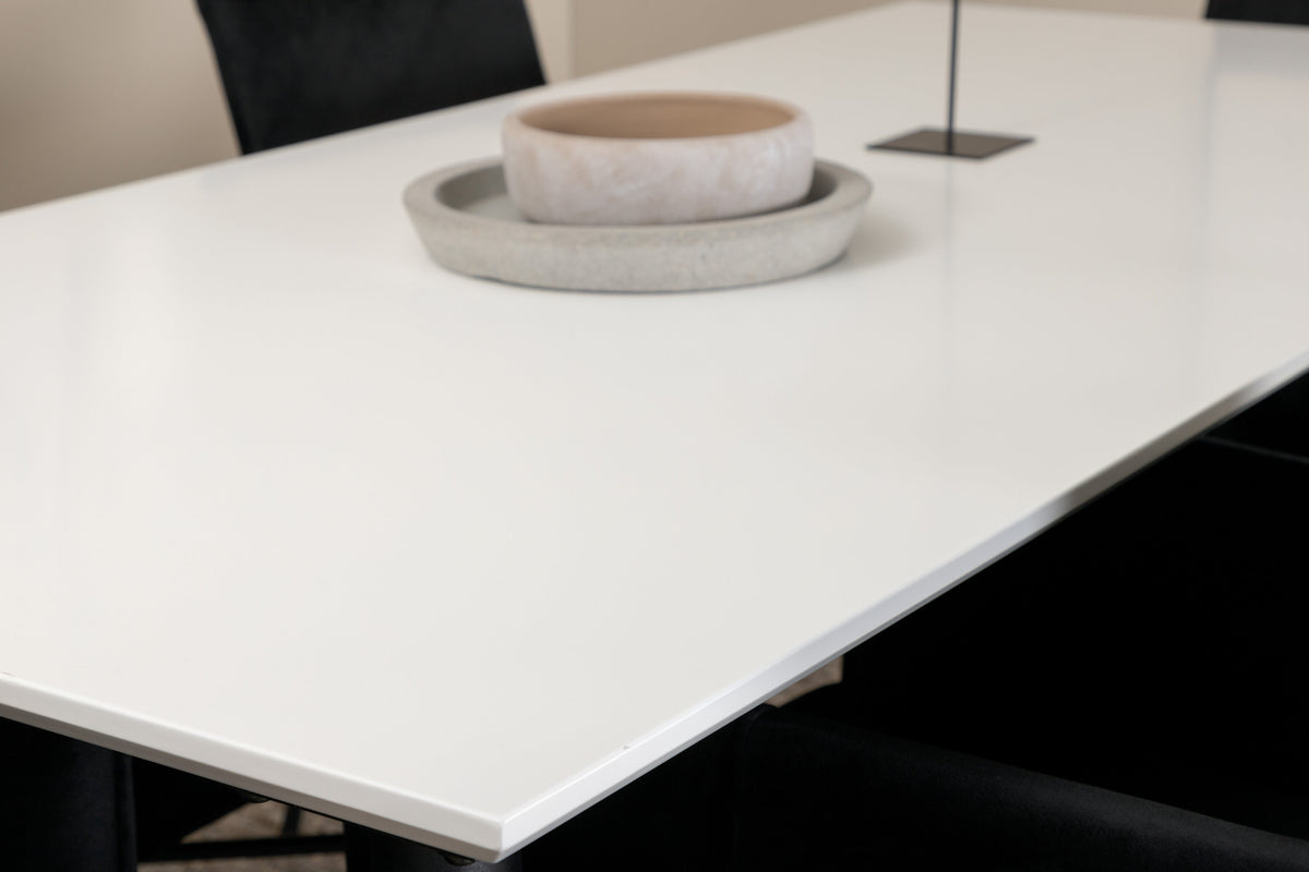Jimmy Matbord med Petra Stolarna – Bord: 76x195x90 Stol: 60x87x57