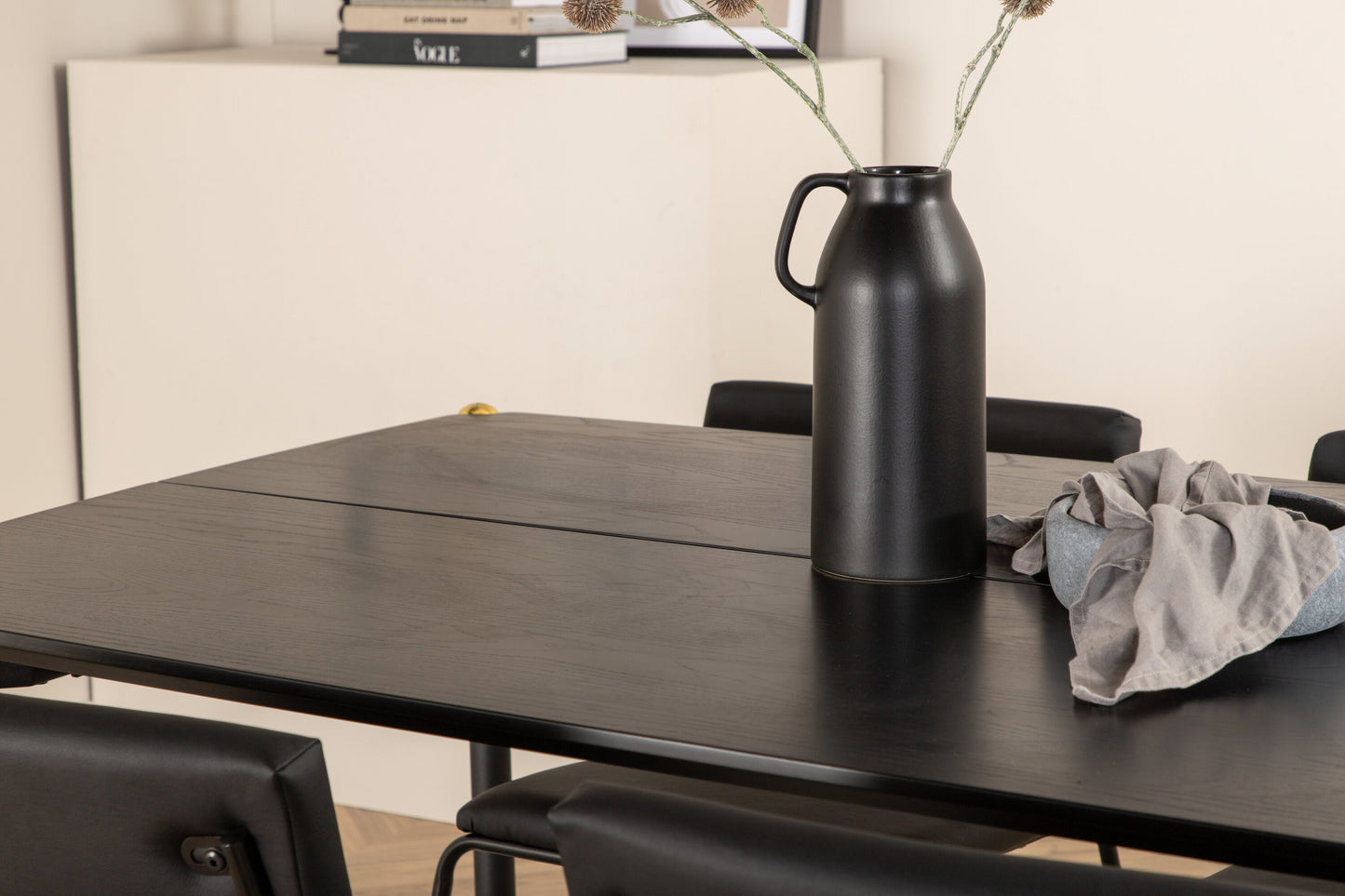 Pelle Matbord med Kenth Stolarna Matgrupp