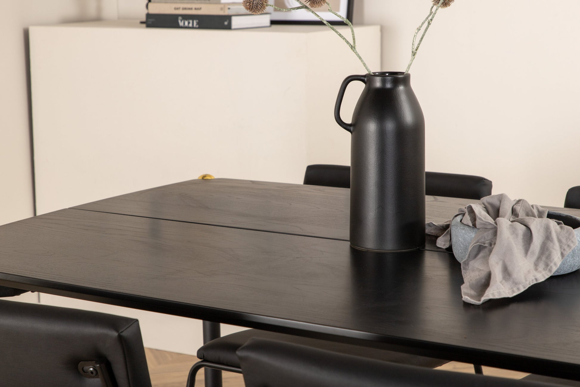 Pelle Matbord med Kenth Stolarna Matgrupp