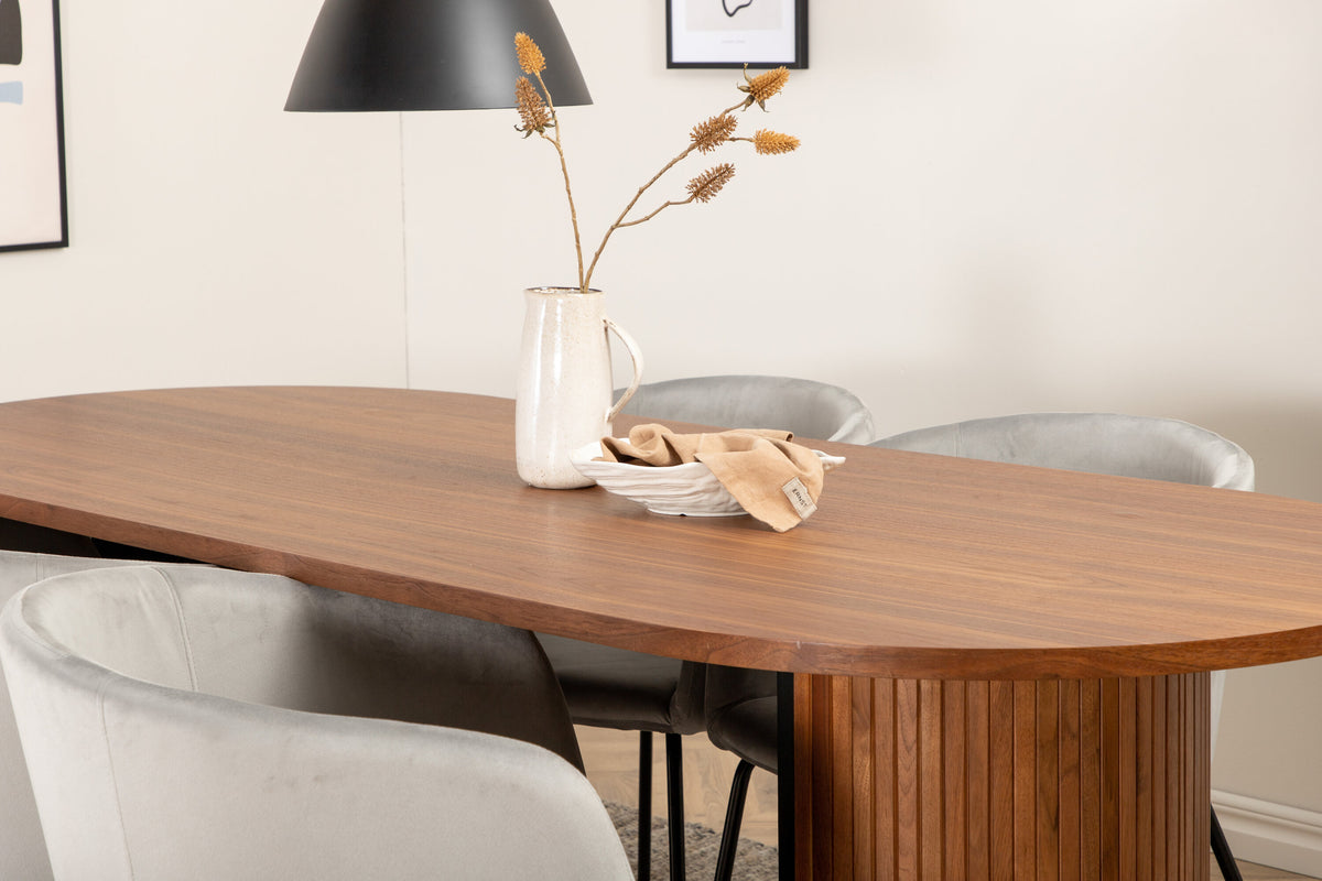 Bianca Matbord med Berit Stolarna – Bord: 75x200x90 Stol: 55x78x55