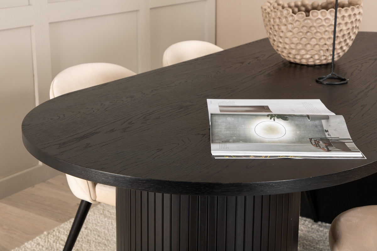 Bianca Matbord med Velvet Stolarna – Bord: 40x200x90 Stol: 57x76,5x50