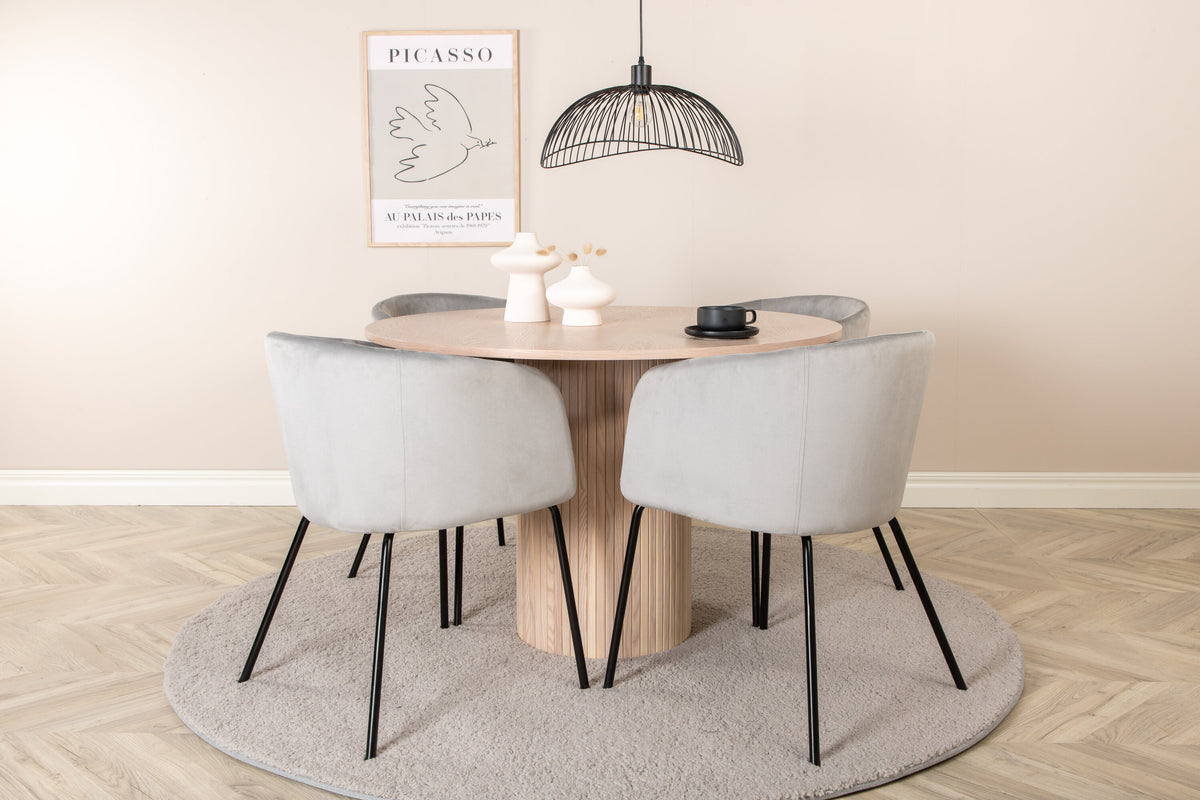 Bianca Matbord med Berit Stolarna – Bord: ⌀110 Stol: 55x78x55
